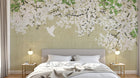 Design FC268 — Papier peint Cascade fleurs blanches vertes colibri — Novomur