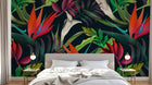 Design L0359 — Papier peint Fleurs tropicales rouges et calla fond fonce — Novomur