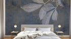 Design SL0546 — Papier peint Feuilles squelettes blanc fond bleu grunge — Novomur