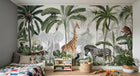 Design B012 — Papier peint Safari panoramique jungle dense multi-animaux — Novomur