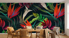 Design L0359 — Papier peint Fleurs tropicales rouges et calla fond fonce — Novomur